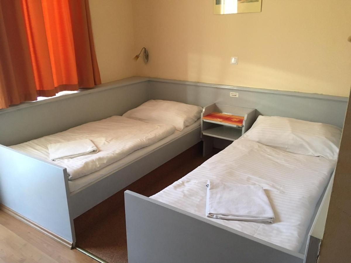 Foter Panzio Hotell Baja Exteriör bild