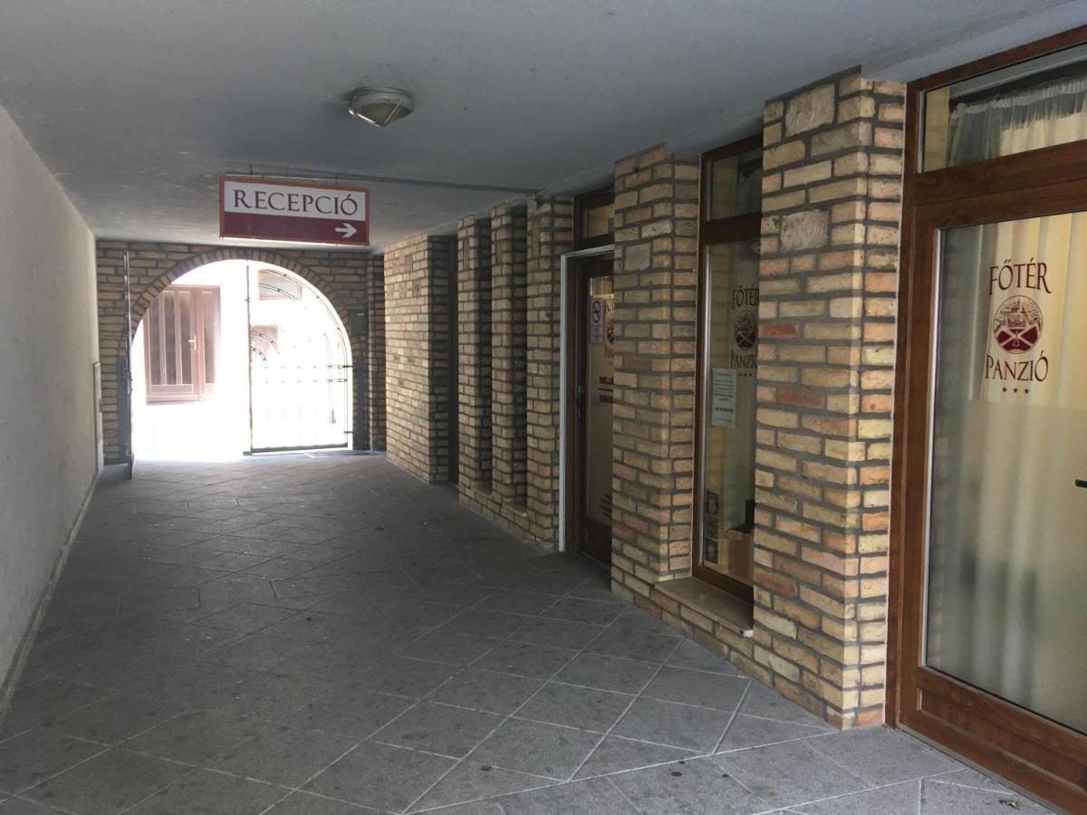 Foter Panzio Hotell Baja Exteriör bild