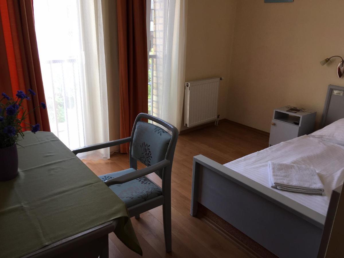Foter Panzio Hotell Baja Exteriör bild