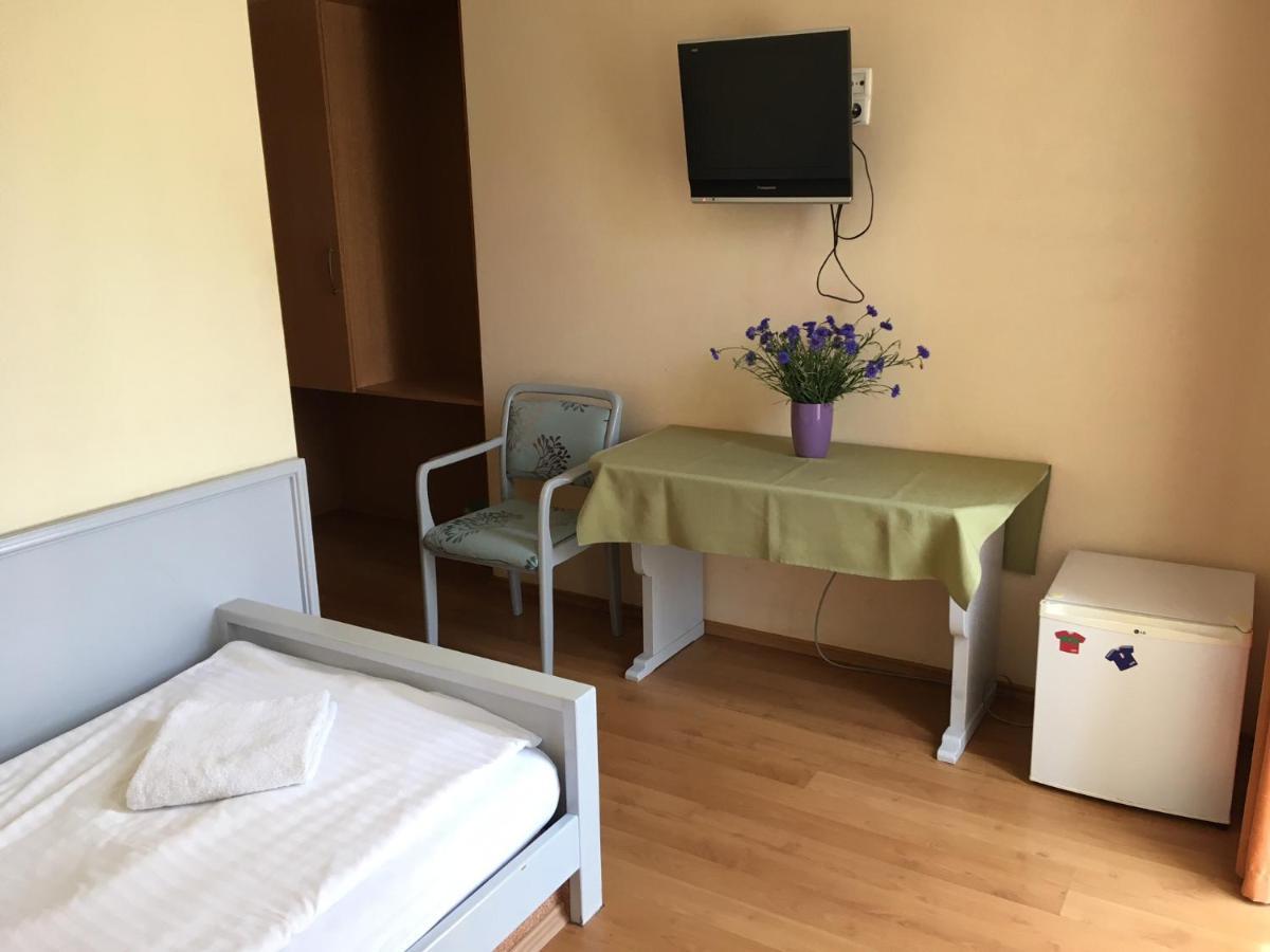 Foter Panzio Hotell Baja Exteriör bild