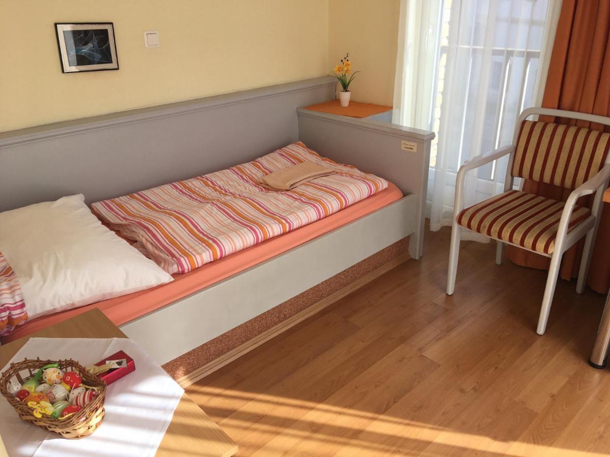 Foter Panzio Hotell Baja Exteriör bild